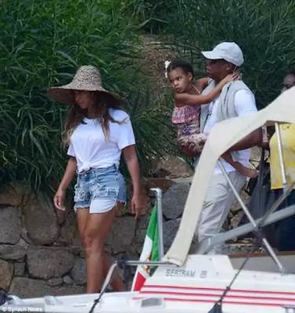 Photos: Jay Z, Beyonce, And Daugher, Blue Ivy Head Back Home After Their Long Vacation In Italy